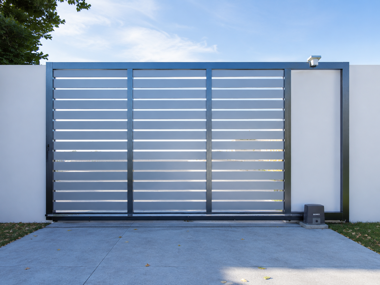 Sliding gate slat profile and surface finish — corrosion-resistant detail